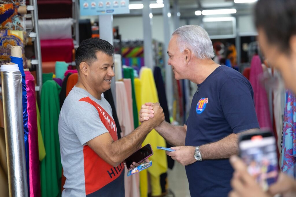 Candidato Paulo Sérgio apresenta propostas para ampliar segurança e atendimento à saúde em visita à região central